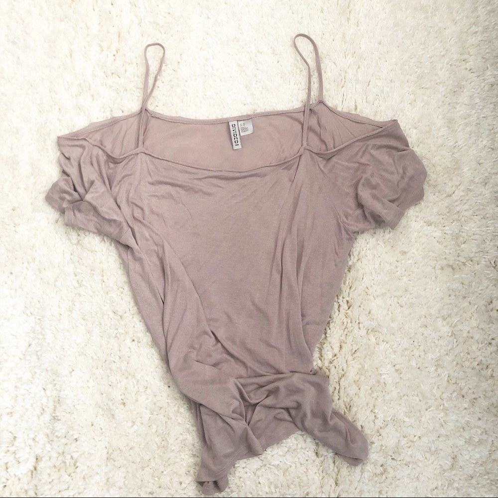 H&M women’s lilac open shoulder top. Medium